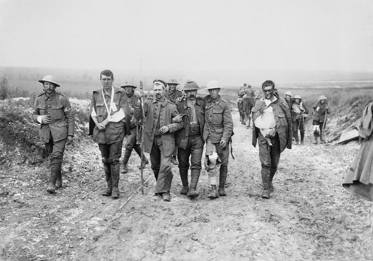 Militära misstag — British wounded Bernafay Wood 9 July 1916