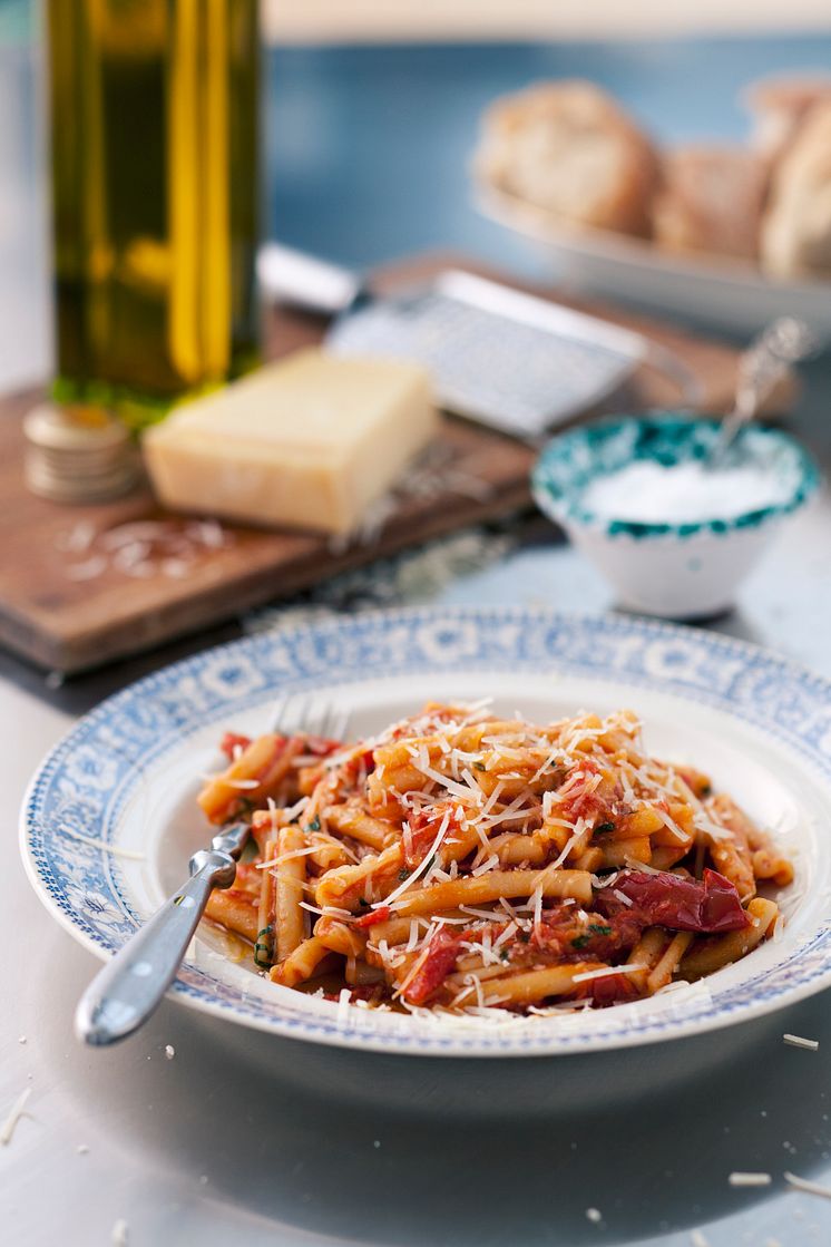 Cavatelli med tomat, basilika och parmesan recept från Zeta