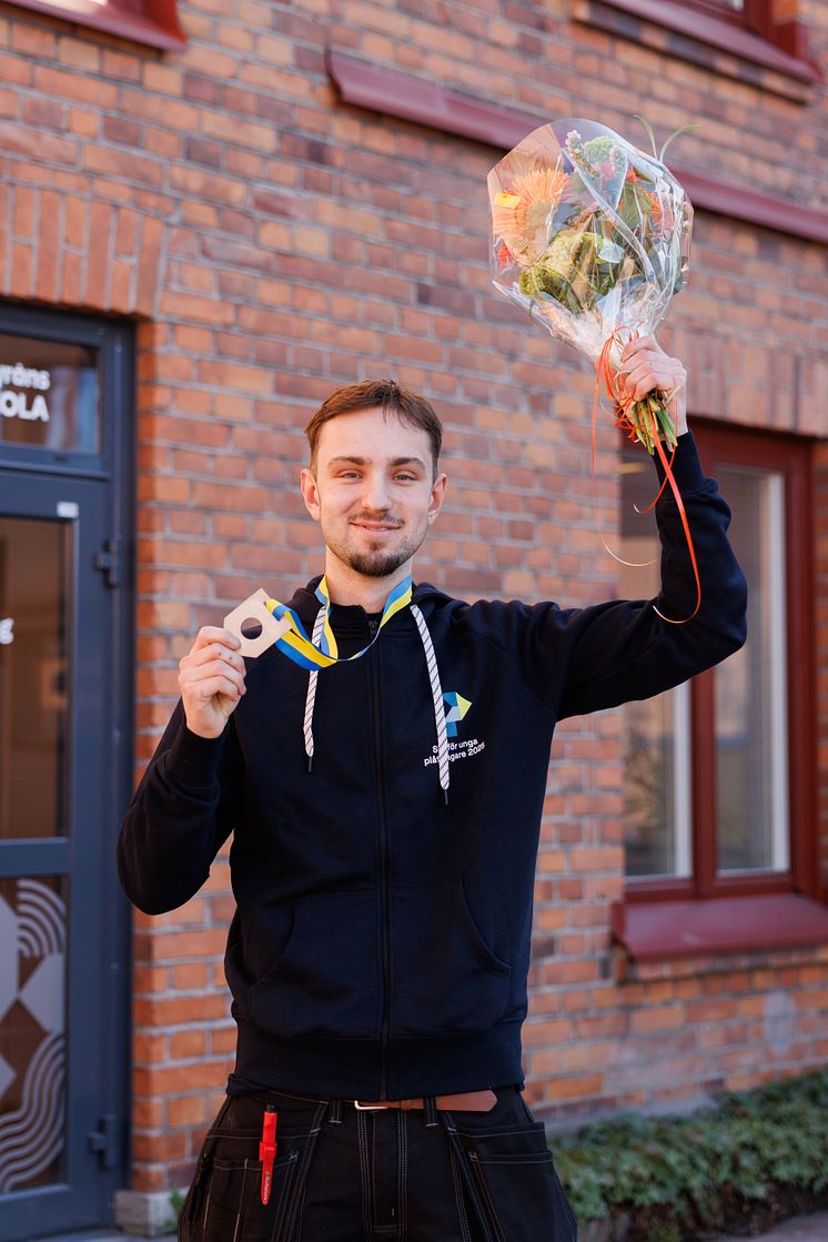 Wilmer Gustavsson, silvermedaljör i SM för unga plåtslagare 2025
