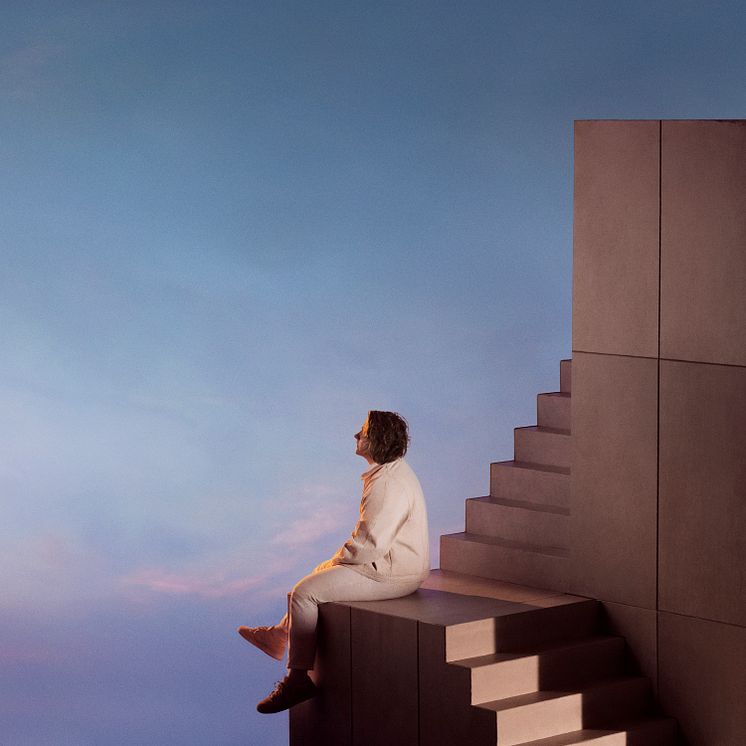 LewisCapaldi-BrokenByDesireToBeHeavenlySent