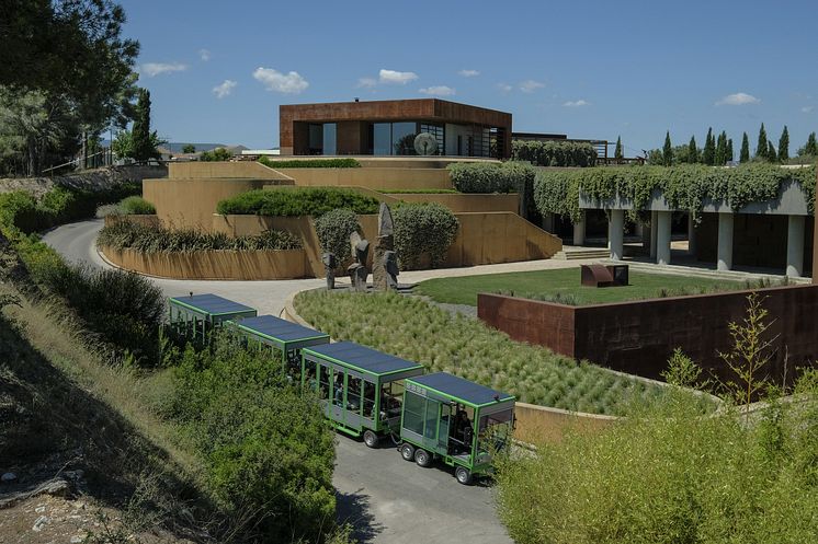 FAMILIA TORRES_Tren eléctrico (1).jpg