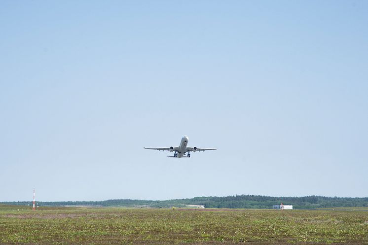Aircraft during take off at Stockholm Arlanda Airport