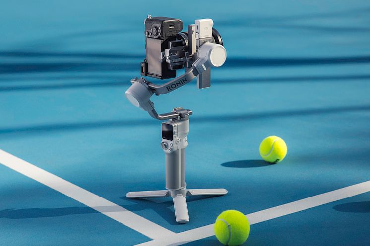 RS 4 Mini + AI300 Tennis Lifestyle Vertical shoot (backward).jpg