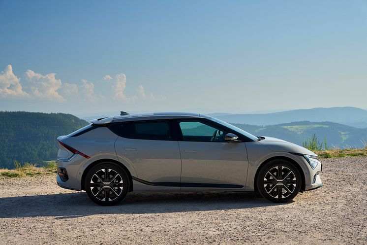 kia-all-new-ev6-gtline-my25-wolf-grey-outdoor-static-print-3600x2400-002.jpg