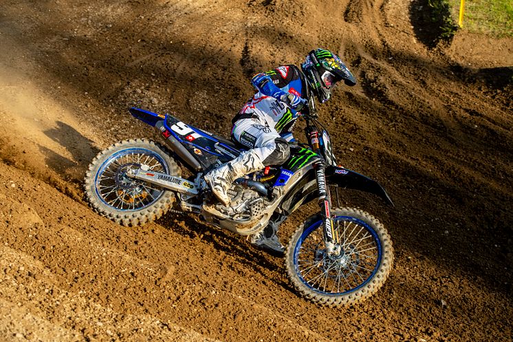 2019082603_001xx_MXGP_Rd16_シ―ワ―選手_4000