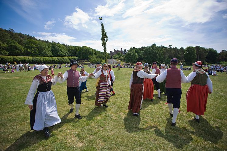 Vallda Folkdanslag på Tjolöholm foto Thomas Carlén