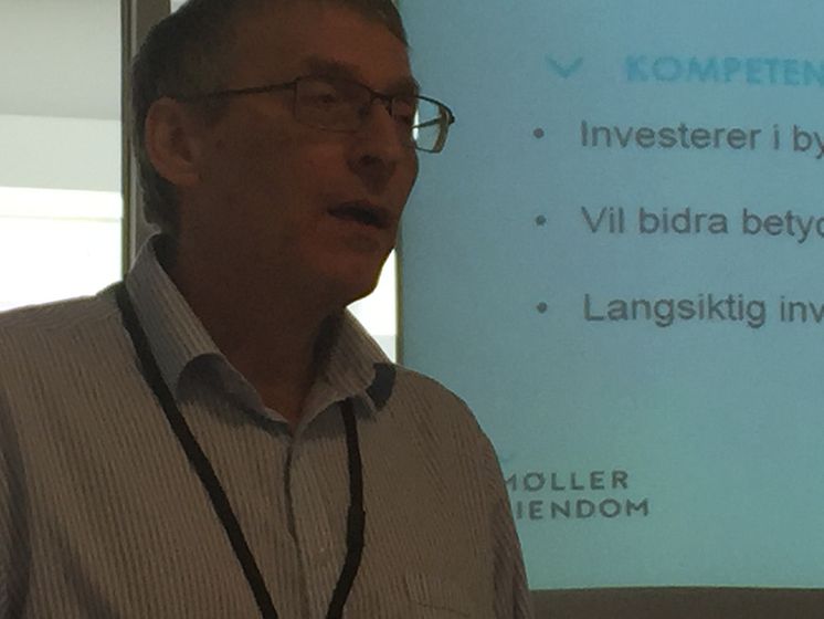 Kjell Krüger i ESAVE AS avsluttet seminaret med å fortelle om suksesskriterier for god energiledelse i Møller Eiendom.