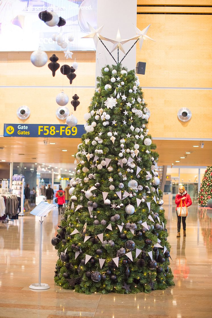 Trendig julgran på Arlanda