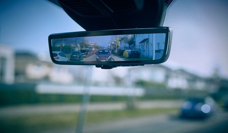 Digital_Rear_View_Mirror-screen