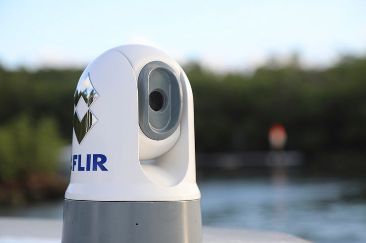 High res image - FLIR - M100 & M200 Compact Thermal Camera Installed