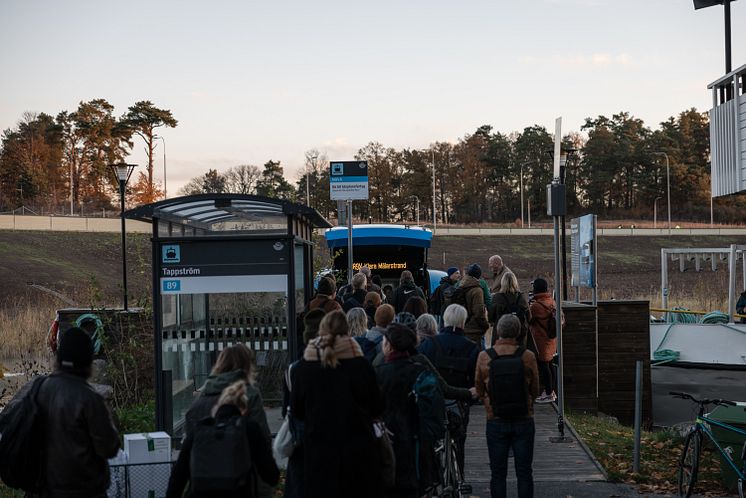 Passengers boarding 'Nova' on first commute.jpg