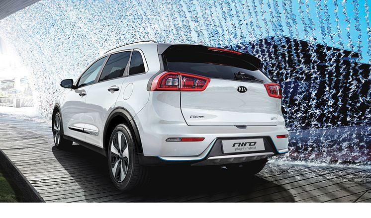 kia_niro_phev_my18_striking_rear_design_11505_64235