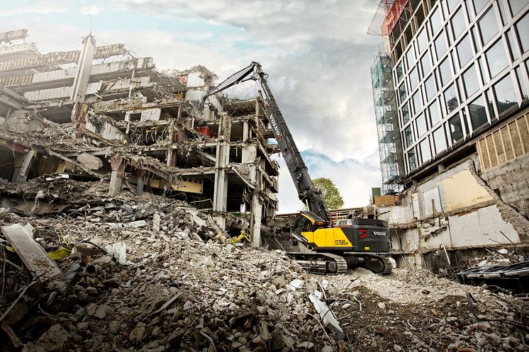Volvo EC750E HR (High Reach)