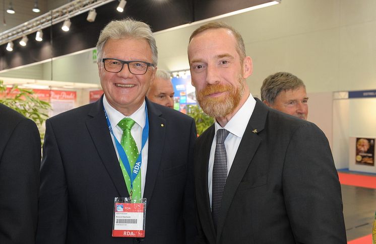 Herzliche Begrüßung: RDA-Präsident Richard Eberhardt (links) und Roland Elter, Maritim Direktor Konzernvertrieb.
