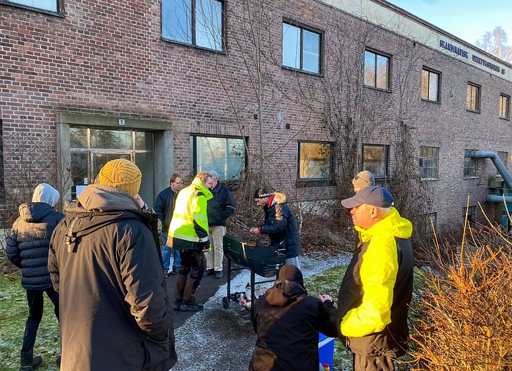 Peshku sportfiskeklubb - korvgrillning efter aktiviteten