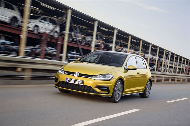 Volkswagen skriver historia – Golf blev Sveriges mest sålda bil 2016