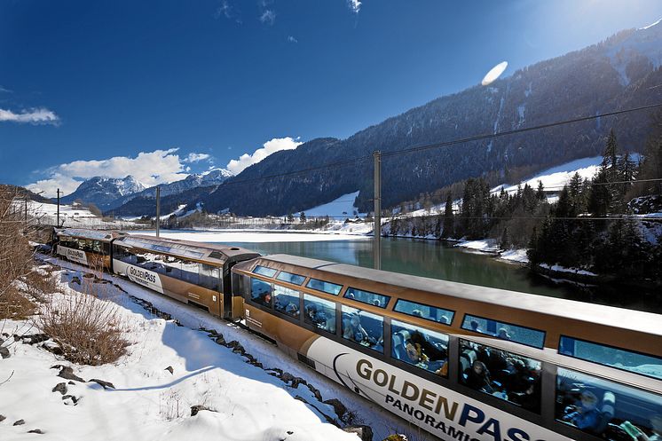 Der GoldenPass Panoramic bei Rossiniere im Genferseegebiet 