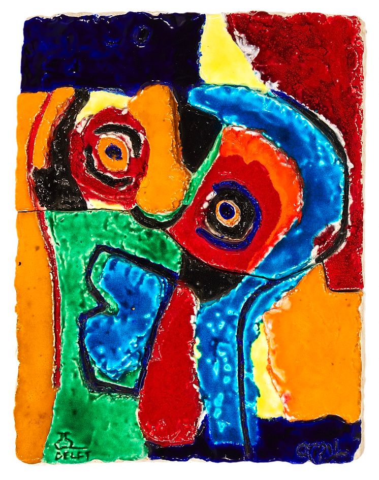 Karel Appel- Personnages. Sign. Appel, Delft. Relief af stentøj dekoreret med polykrom glasur. 52 x 41 x 5. – stor.jpeg