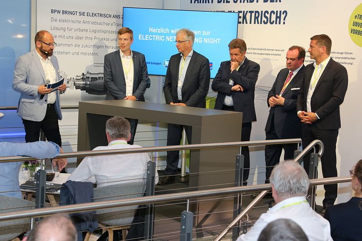 -	First "Electric Networking Night" at the transport logistic trade fair in Munic