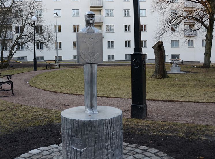 Skulptur av Sara Nilsson i Lorensbergsparken 