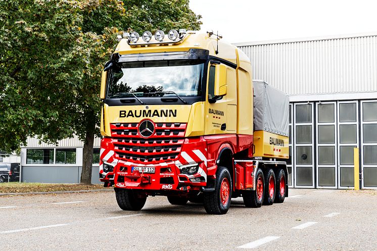 Paul Group baut Mercedes-Benz Schwerlast-Lkw um