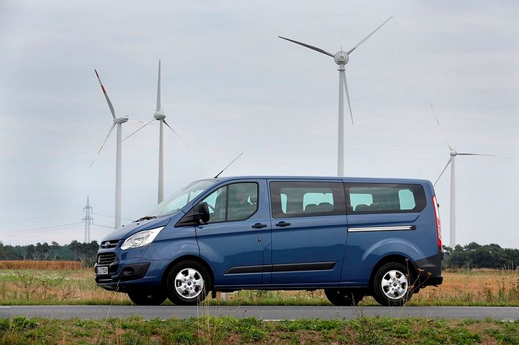 Hannoverben a Ford standon bemutatkozik a vadonatúj Ford EcoBlue dízelmotor; az új automata váltós, összkerékhajtású és SYNC 3 rendszerrel felszerelt Transitok lesznek a kiállítás sztárjai