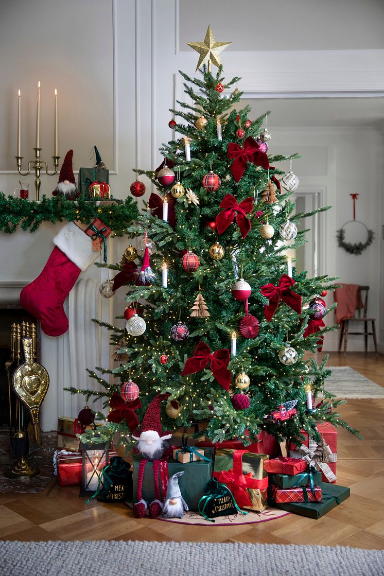 Rusta_2022_S4_Christmastree Verbier_210 cm_PVC PE_4999 SEK_NOK_499,90 EUR_NYHET