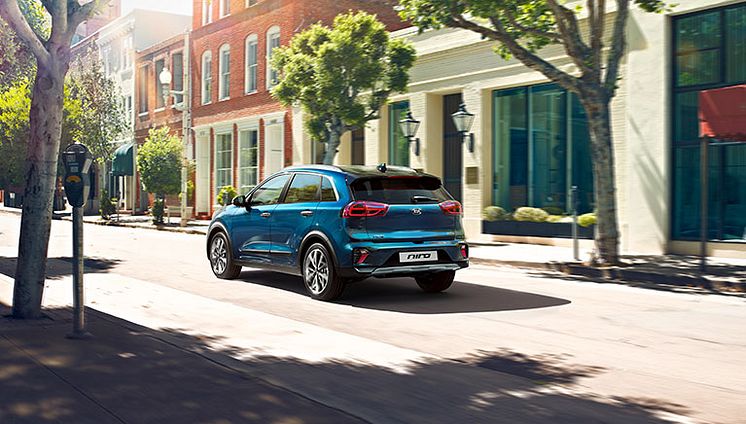 kia_pressrelease_2019_fullbleed-header_767x436_HEV-rear