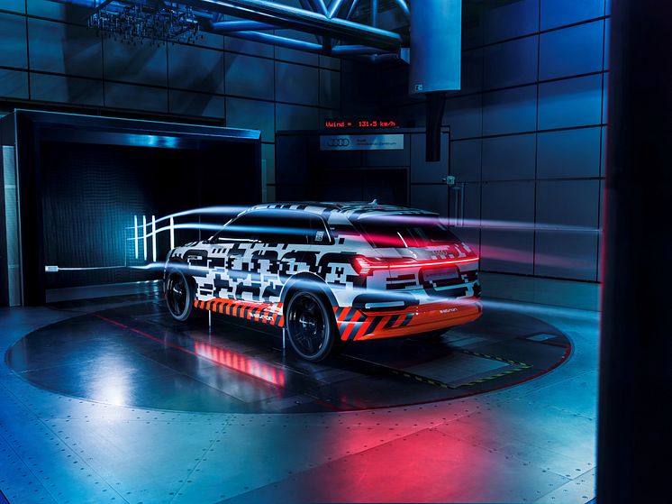 Audi e-tron aerodynamic (fra siden)