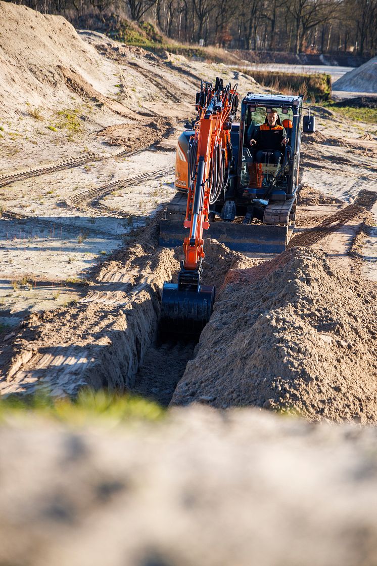 zx95us-7_medium-excavator_hitachi-construction-machinery_img011_high