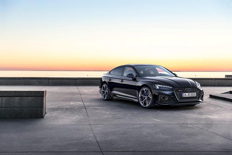 Audi RS 5 Sportback med competition plus pakke (Sebringsort krystaleffekt)