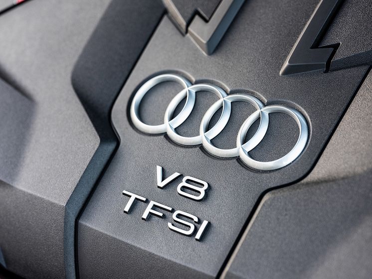 Audi S8 (Navarreblå metallak)