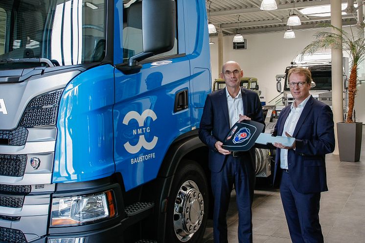 Fahrzeugübergabe Scania G 410 LNG für Huettemann Gruppe