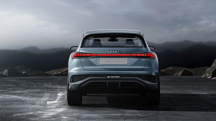 Audi Q4 e-tron concept (Solar Sky)