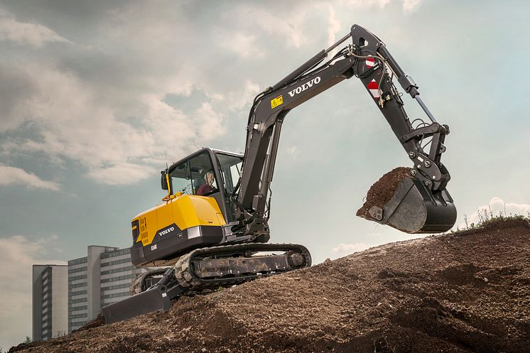 Volvo EC60E bandburen minigrävare i arbete