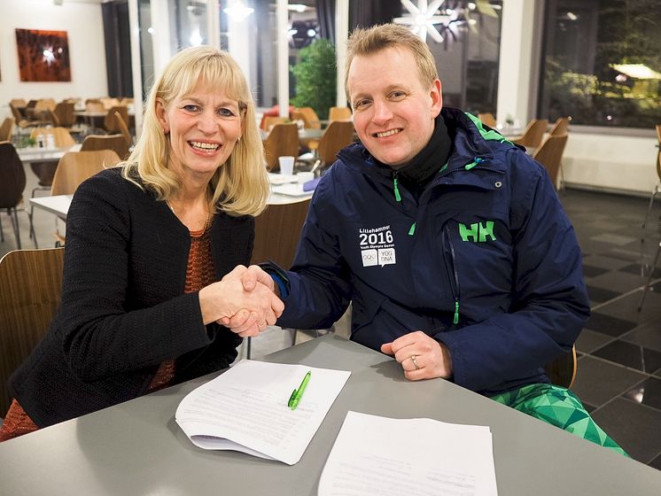Kommunikasjonsdirektør i Posten, Elisabeth Gjølme og Tomas Holmstad, administrerende direktør i Lillehammer 2016
