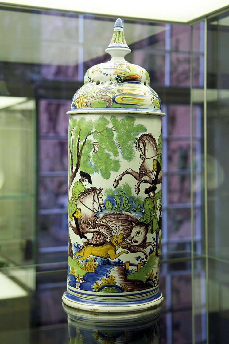 Ausstellung "DELFT PORCELAIN. Europäische Fayencen" - Nachtlicht (Erfurt / um 1750)