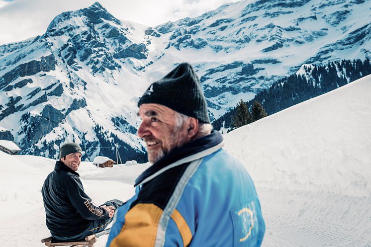 Mit Liebe und von Hand fertigt Familie Morerod einzigartige Schlitten in Les Diablerets, Genferseegebiet.