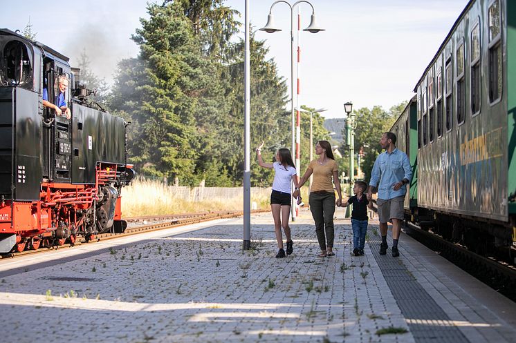 Dippoldiswalde_Weißeritztalbahn_Familie_Foto TVE_Studio2media