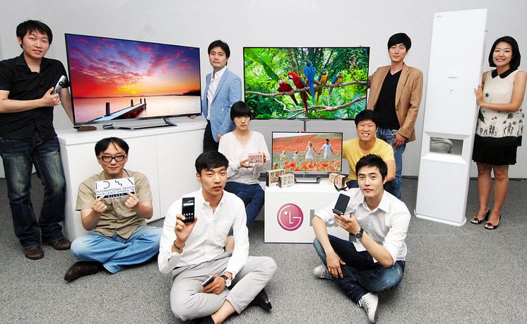 IDEA winning products and LG designers