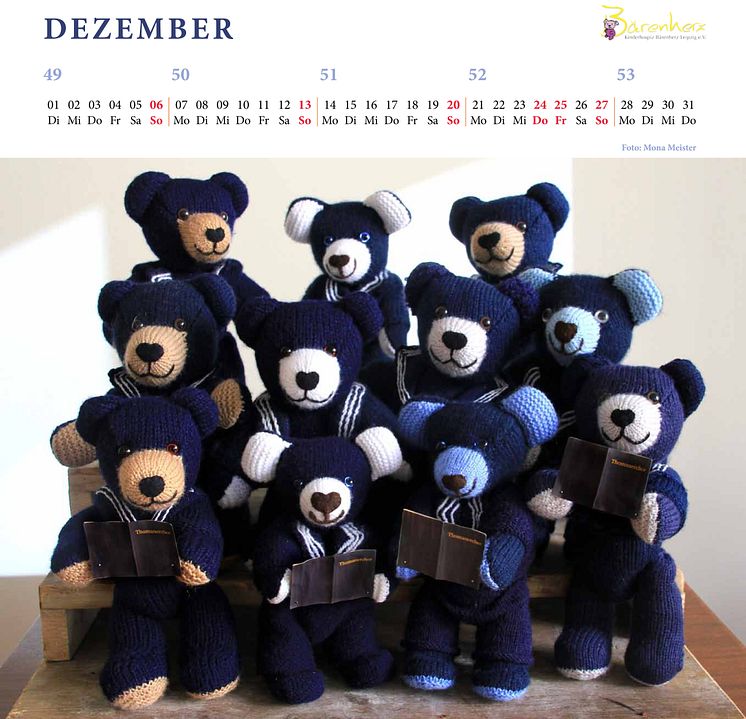 Bärenherz-Kalender 2015: Jeder Monat präsentiert bunte Strickbärchen in Aktion