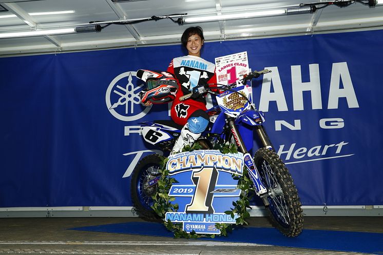 2019102804_020xx_JMX_Rd8_本田選手_4000