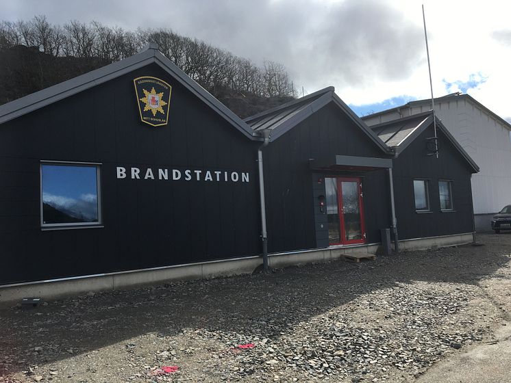 Nyrenoverad brandstation i Ljungskile.JPG