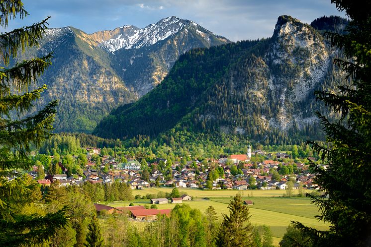 Oberammergrau_Alpenlandschaft_um_Oberammergau.jpg