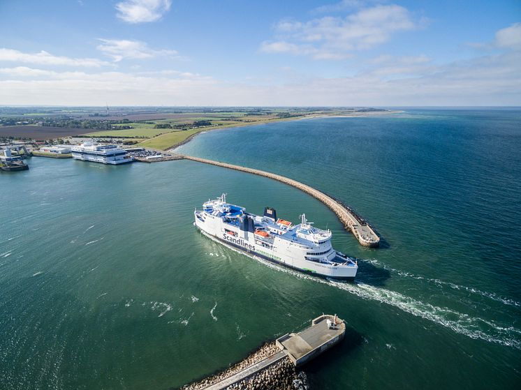 Scandlines Hybrid Ferry - BorderShop Puttgarden