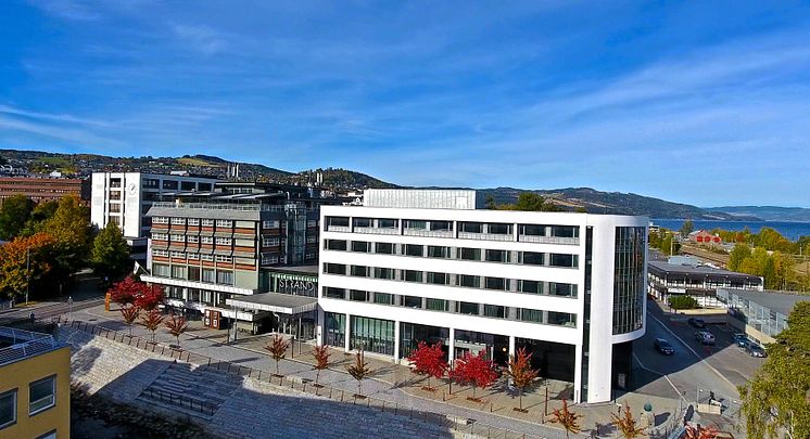 Facade-strand-drone-quality-hotel-strand