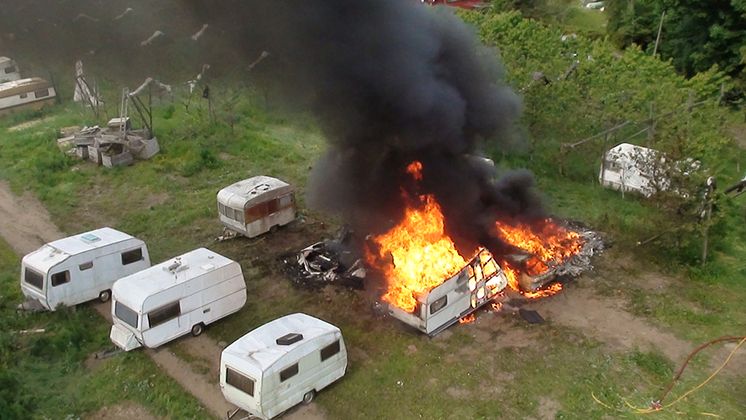 Brann i campingvogn