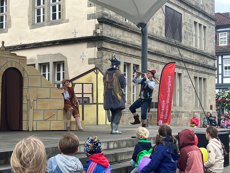 Musical RATS Premiere 2025_Szene über die Weser.jpg