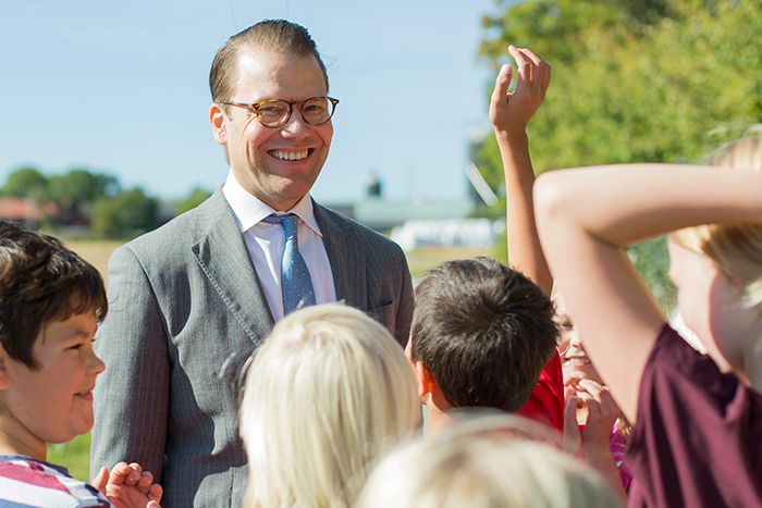 Prins Daniel besöker skola tillsammans med stiftelsen Gen-Pep