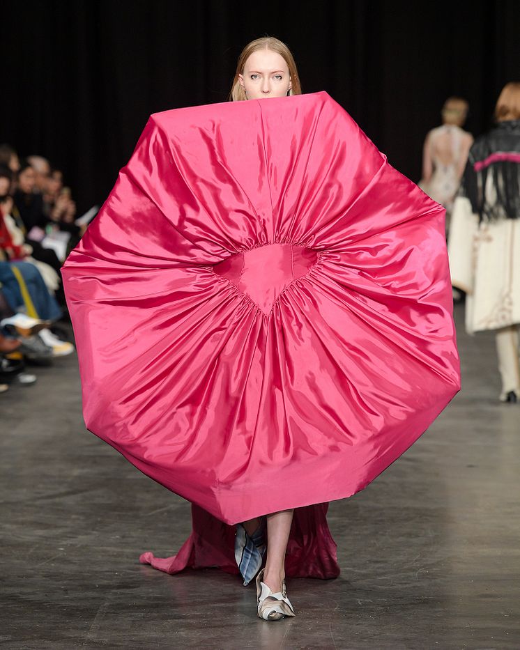 Ellen Hodakova Larsson, Conventional Fashion, 2019. Foto: Copenhagen Fashion Week